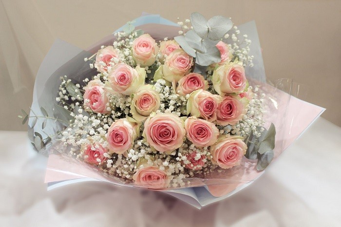 Nên tặng hoa cho bạn gái bao nhiêu bông