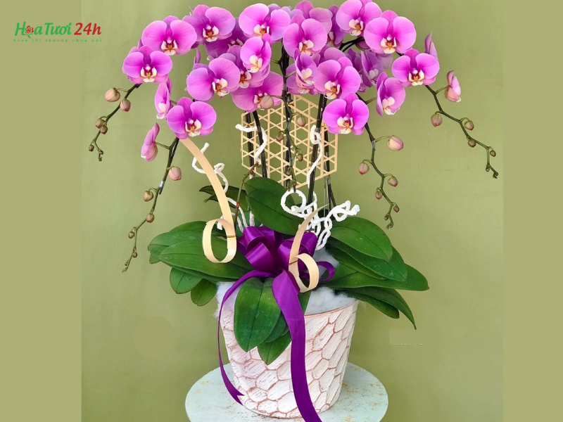 Đặt hoa qua Website Hoatuoi24h.vn của shop hoa tươi quận 5