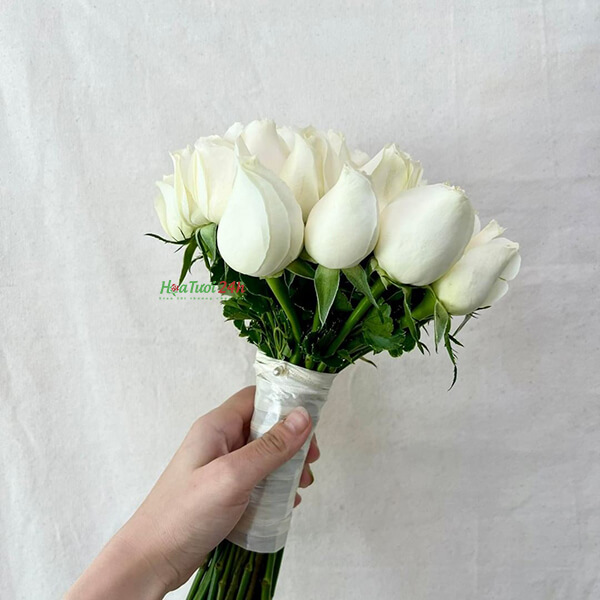 Hoa cưới dáng ngắn cầm tay