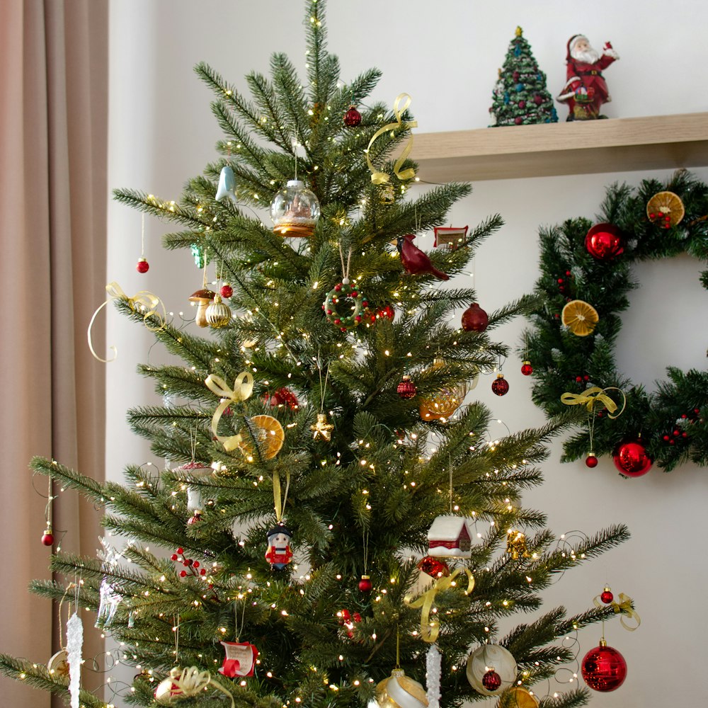 Cây thông Noel tươi 1m25–1m5, mã TN02 (ảnh minh họa)