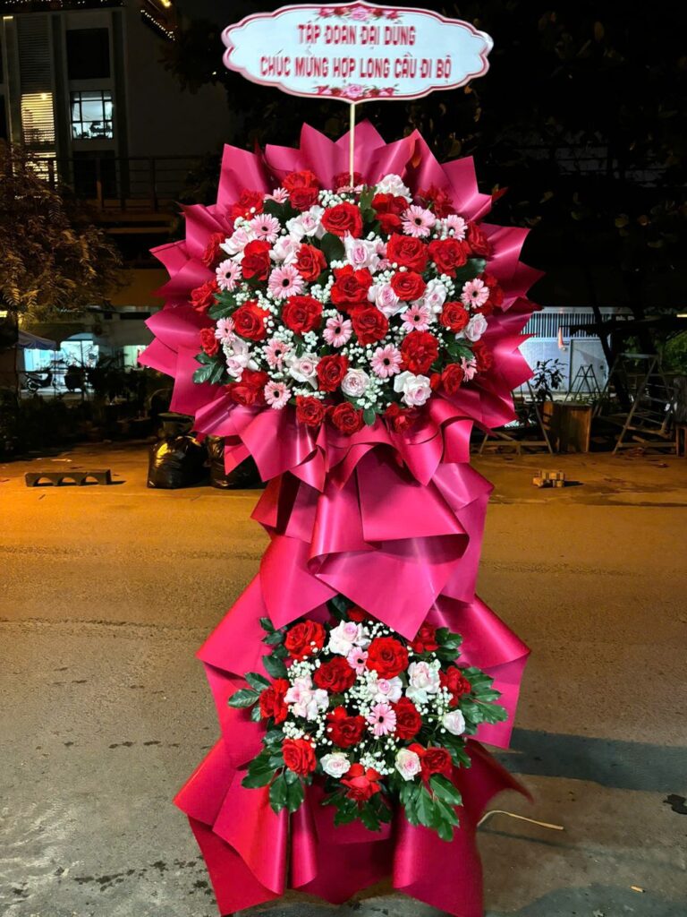 Kệ hoa chúc mừng 2 tầng tông đỏ hồng – ảnh thật Hoa Tươi 24h